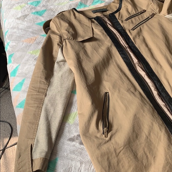 Stylish Trench Jacket - Picture 2 of 6